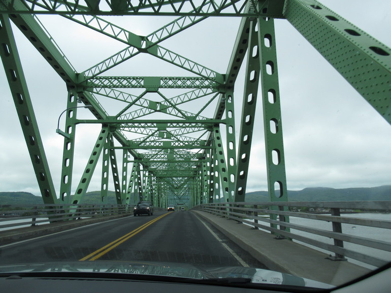 Schitterende brug over de Restigouche River